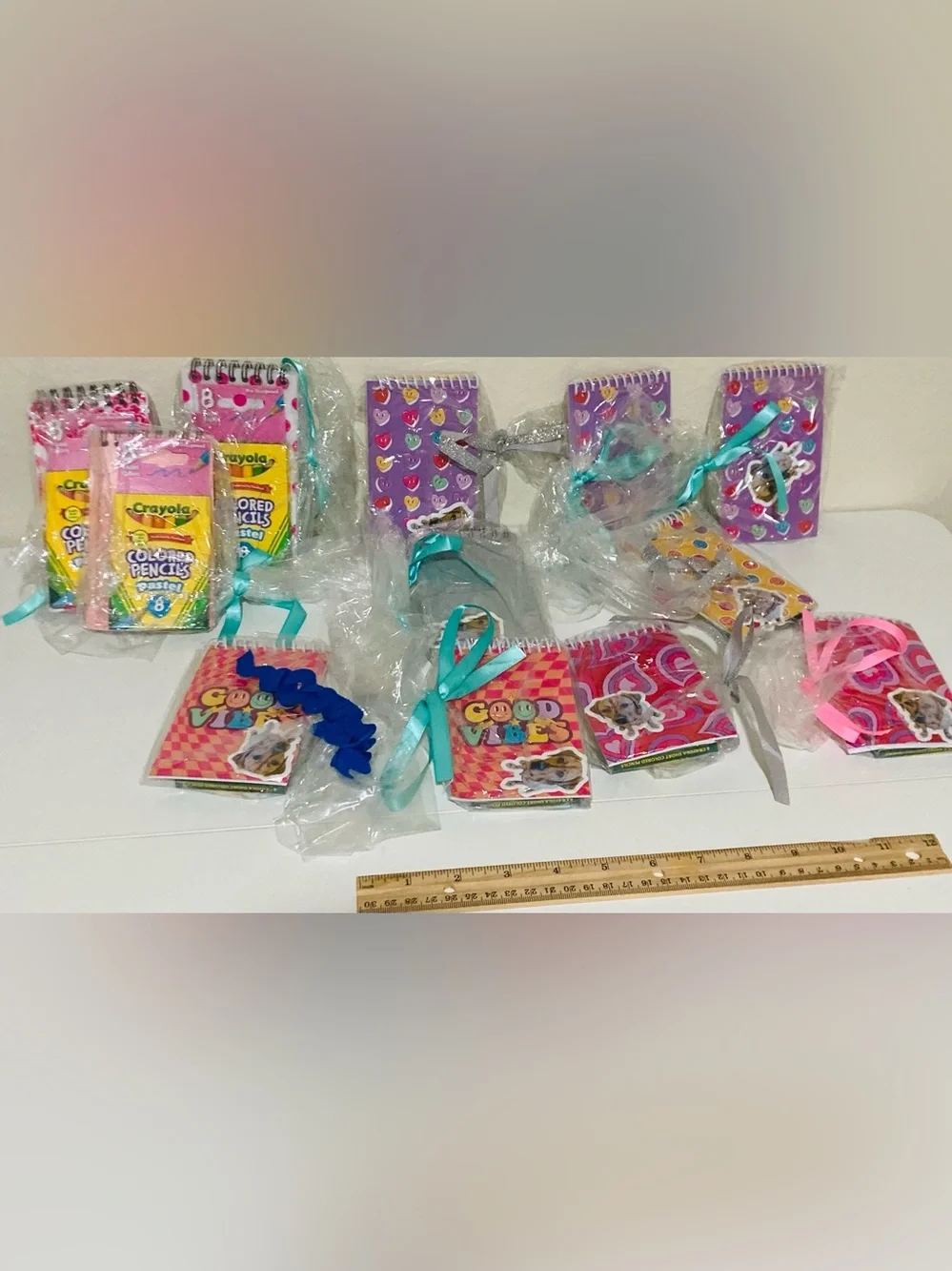 12 Party Bags: Multicolor 3” x 5” Mini Notebooks & Crayola 8pk Colored Pencils